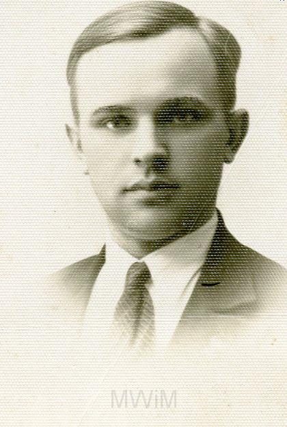 KKE 2062.jpg - Fot. Portret. Krasowski - kolega Stanisława Żakiewicz z pracy, Krzywicze, lata 30-te XX wieku.